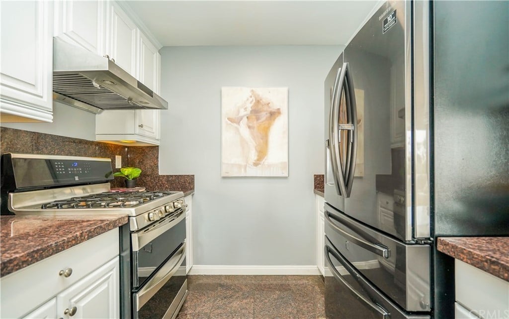 1937 Hanscom Dr