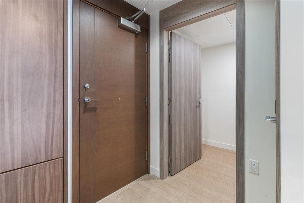 89 Nelson St, #1410