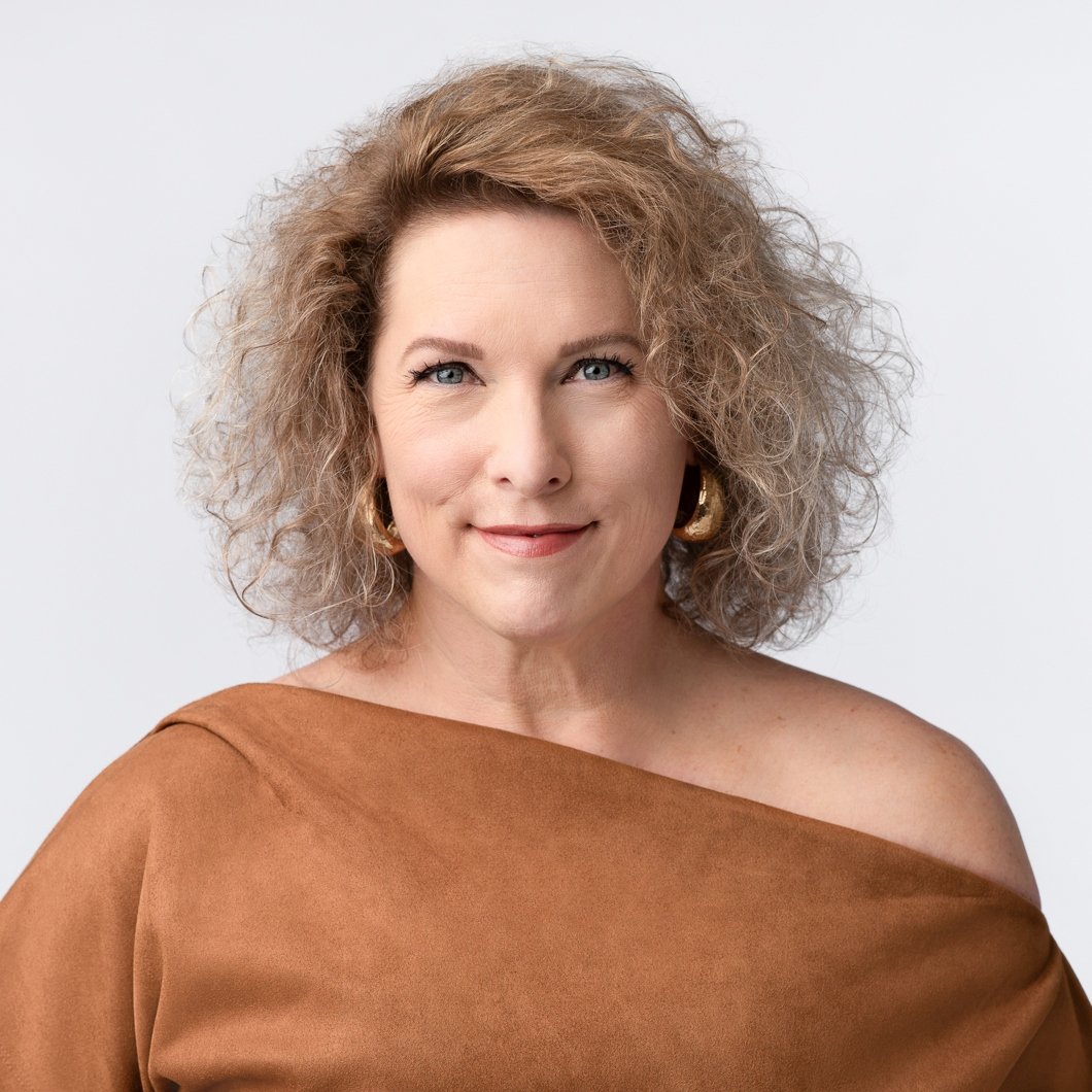 Kelly Henderson Houston, TX Real Estate Agent Headshot