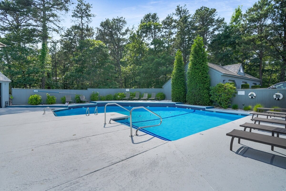 Oak Bluffs Renovated Retreat