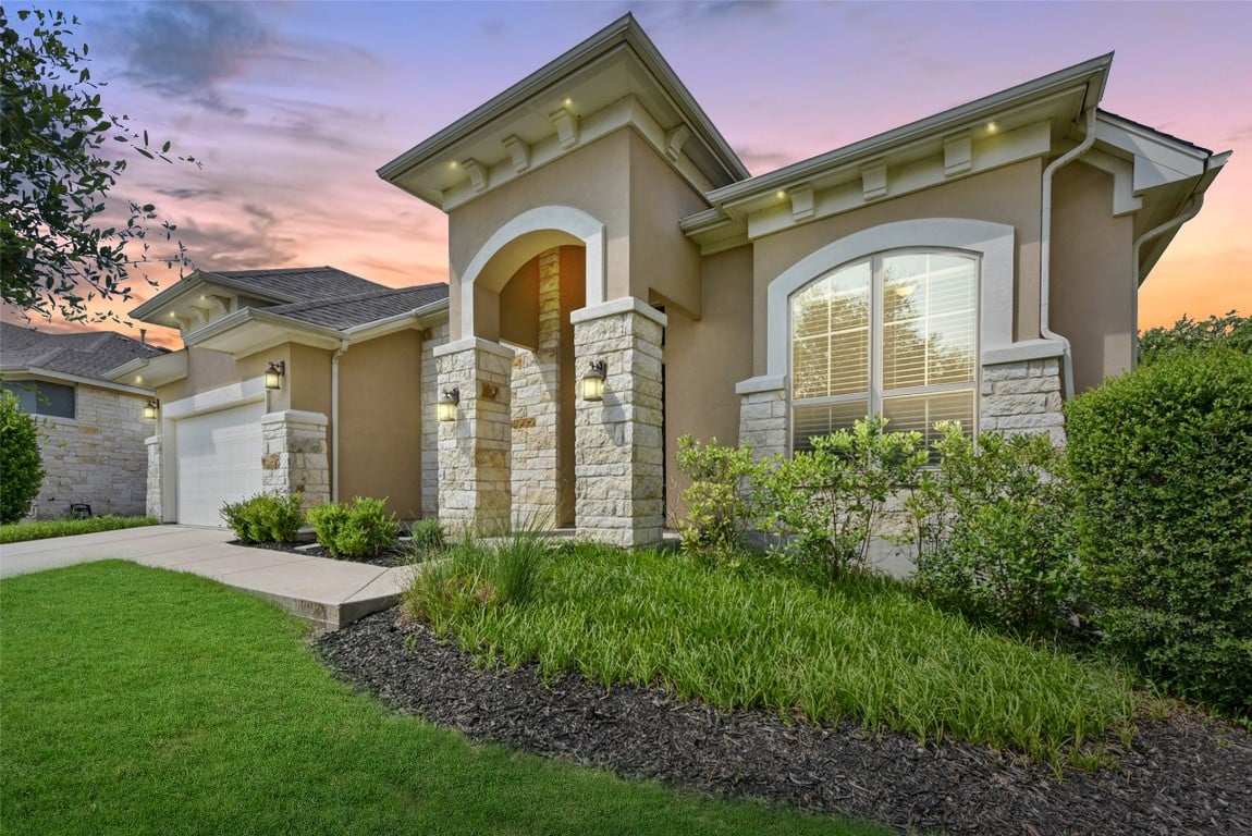 104 Blue Agave Ln