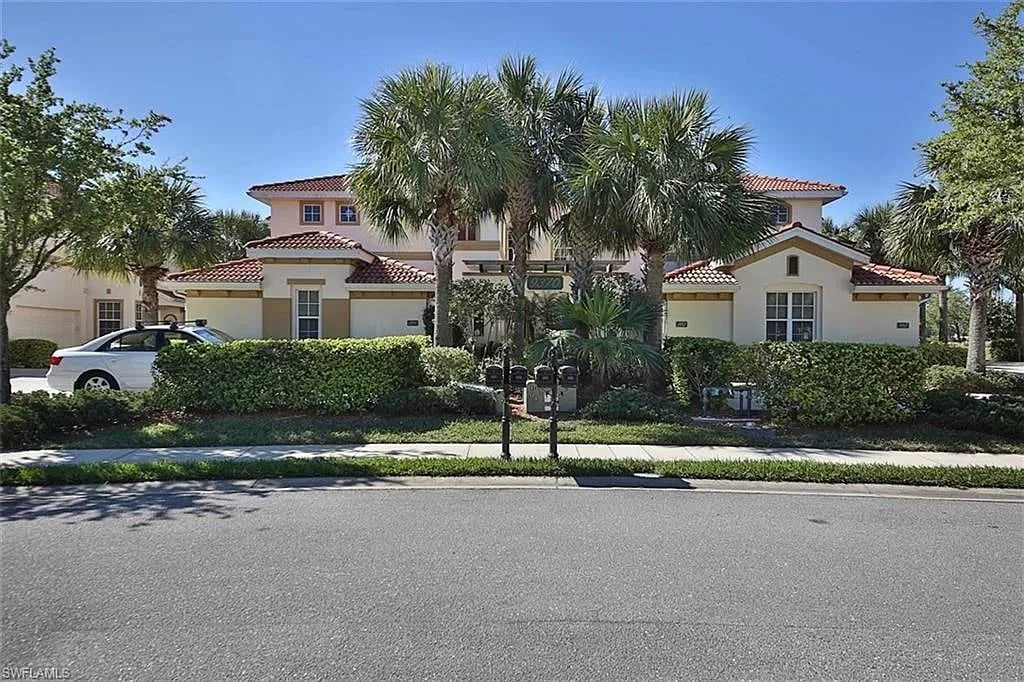 9370 Aviano Dr Apt 202