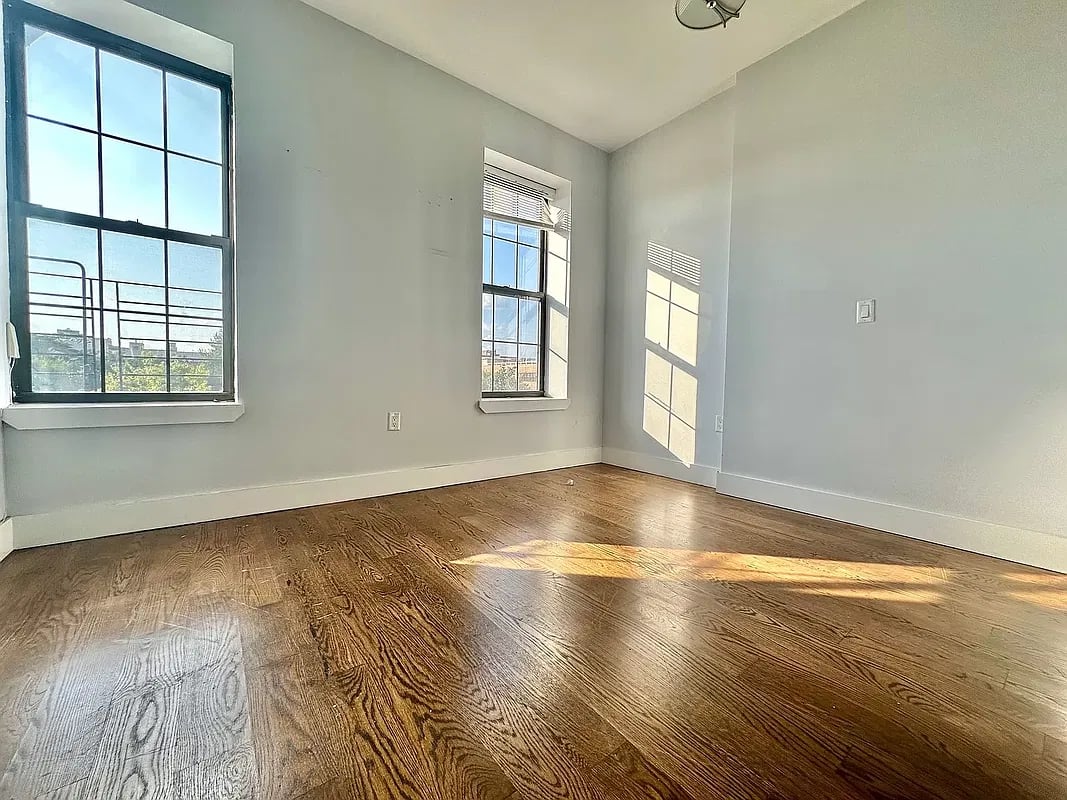 634 Kosciuszko St 3F