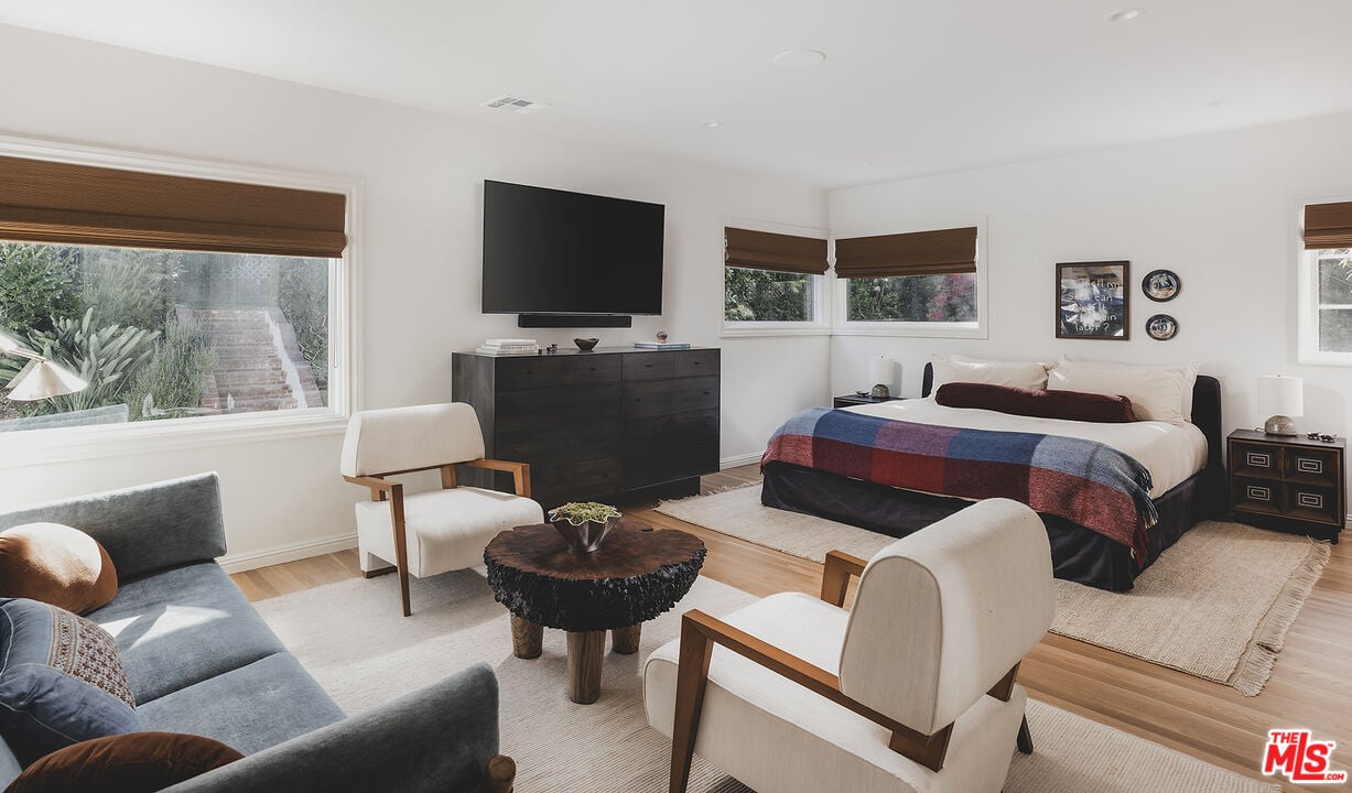 Nova Pavilion, El Cerrito Pl, 90068