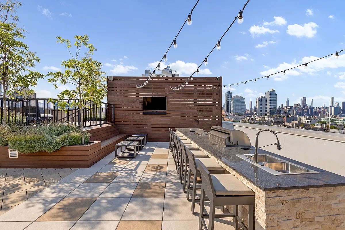 171 N 1st Apt 3A