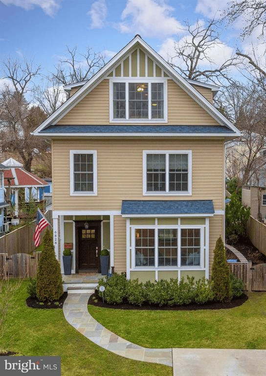 6828 Custis Pkwy