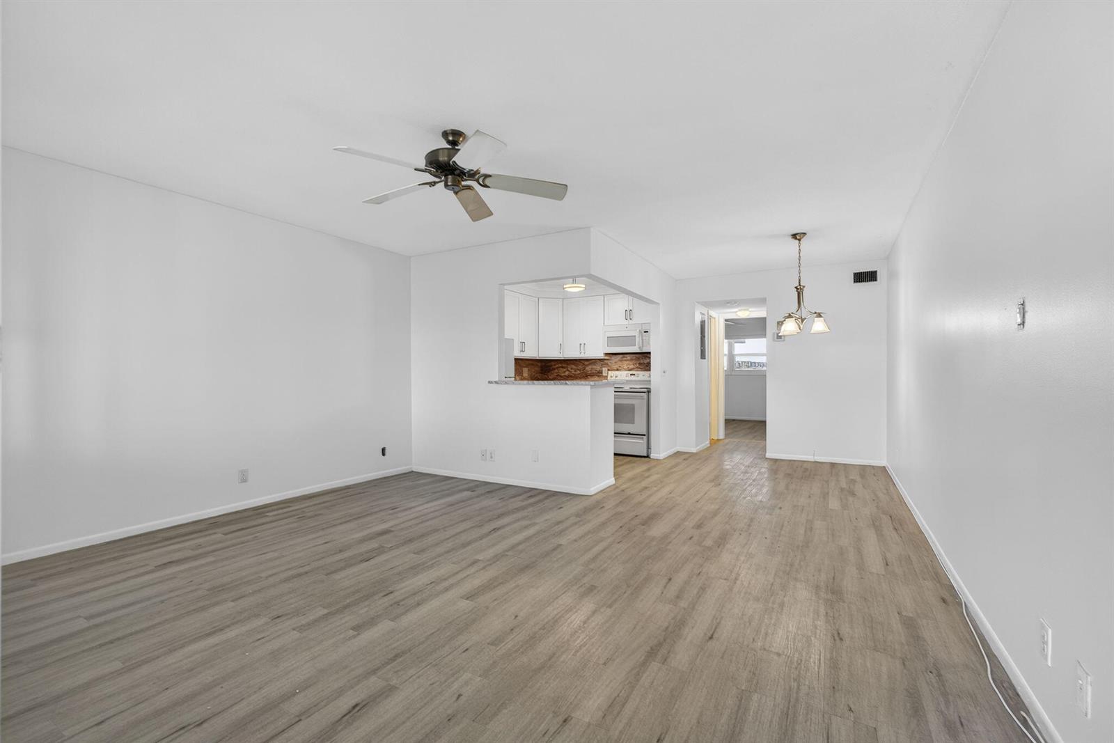100 Shore 307 Ct