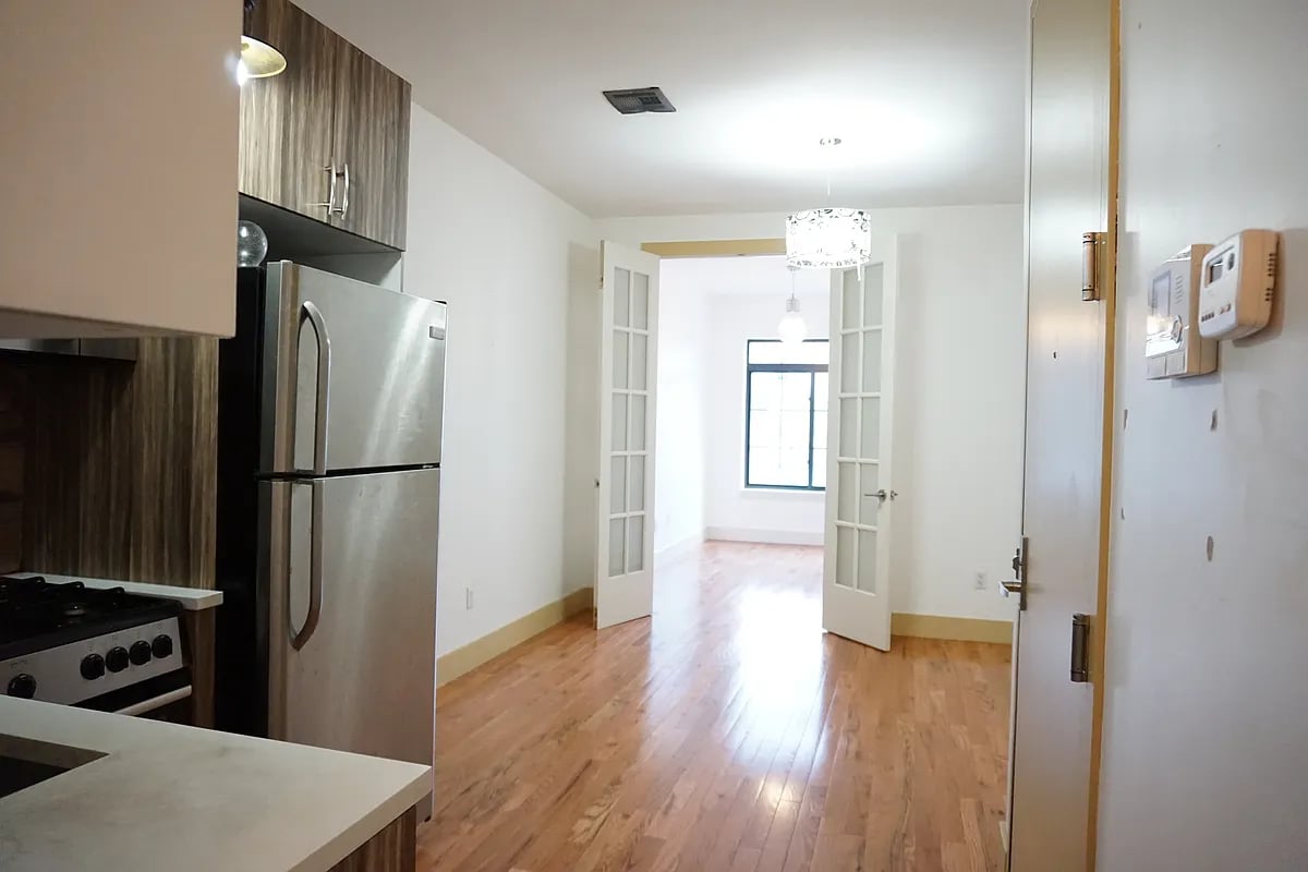 218 Boerum St 2R