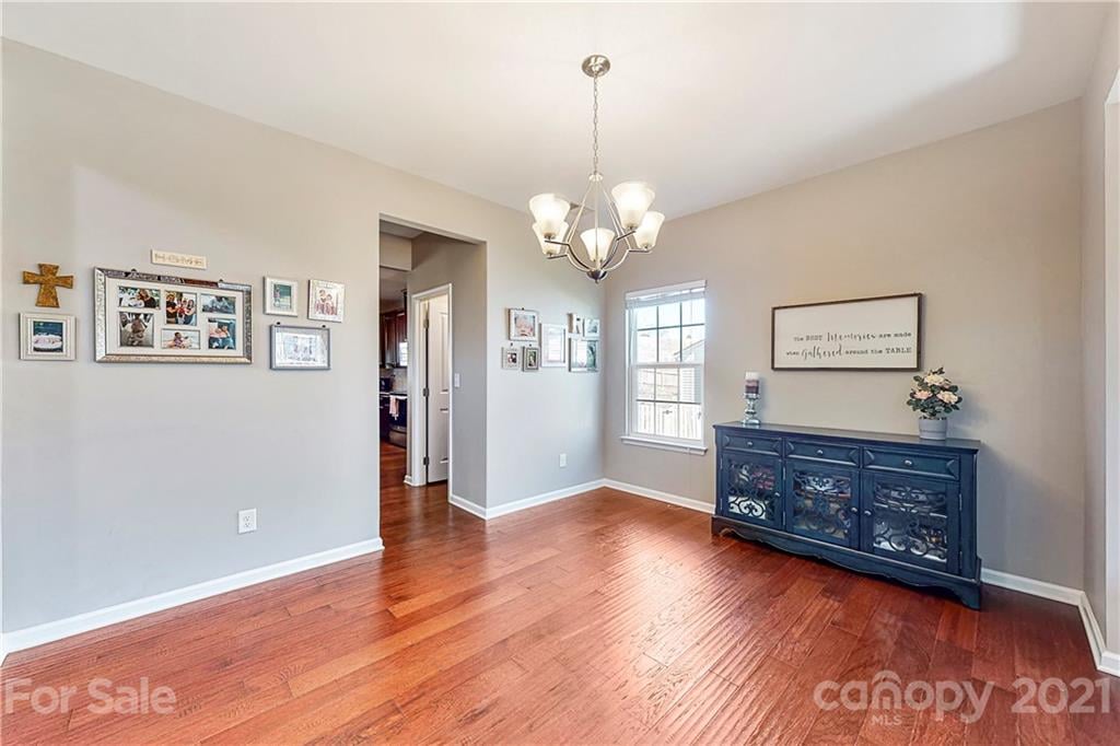 1729 Mill Creek Ln SW