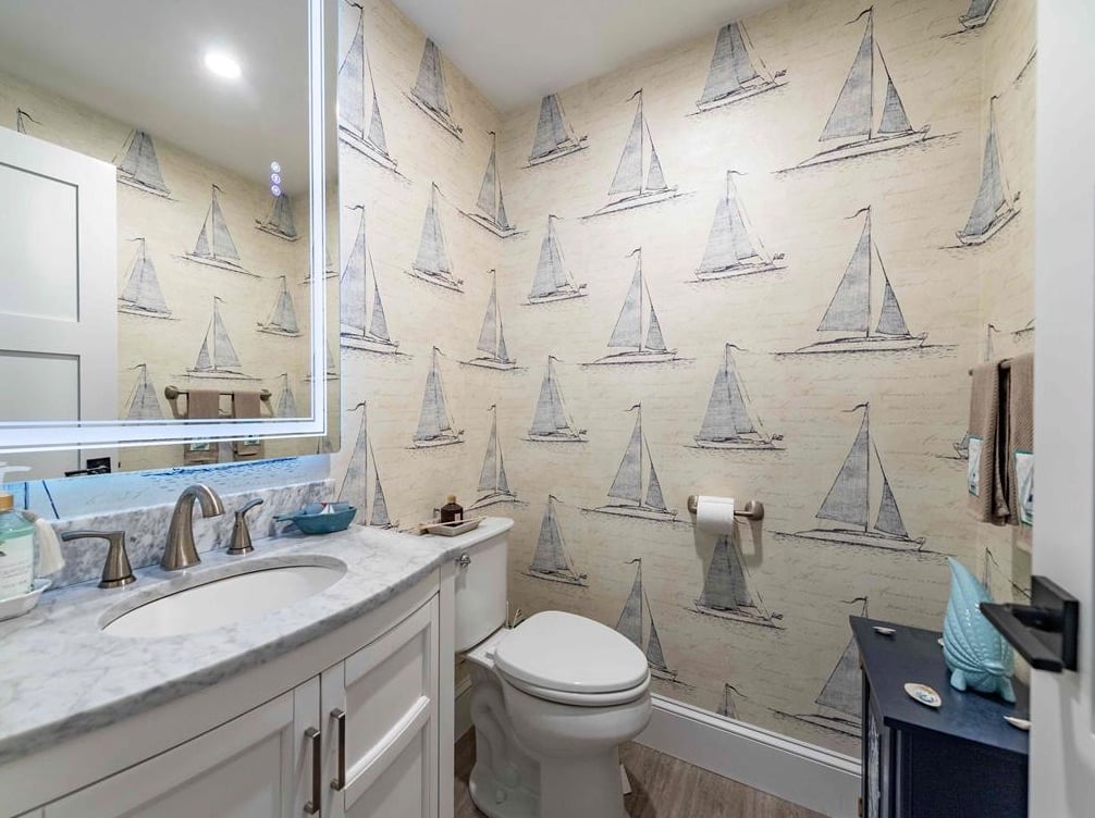6 Schoolhouse Ln