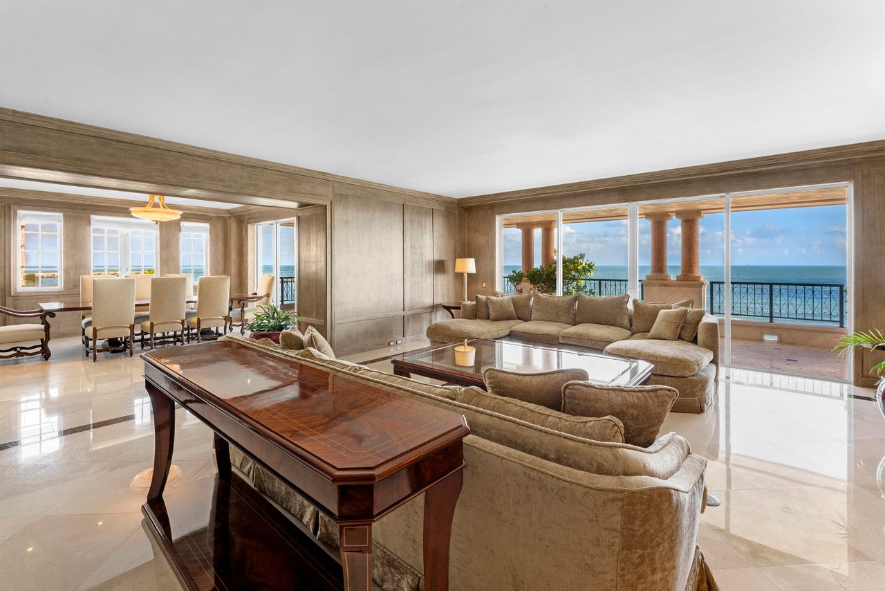 Perfect Oceanside Location on Fisher Island