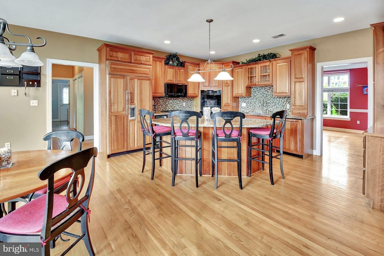 4360 Stratford Dr