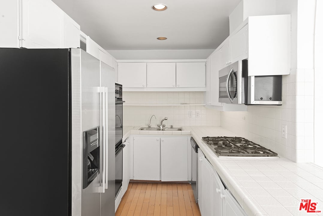 17368 W Sunset Blvd #206