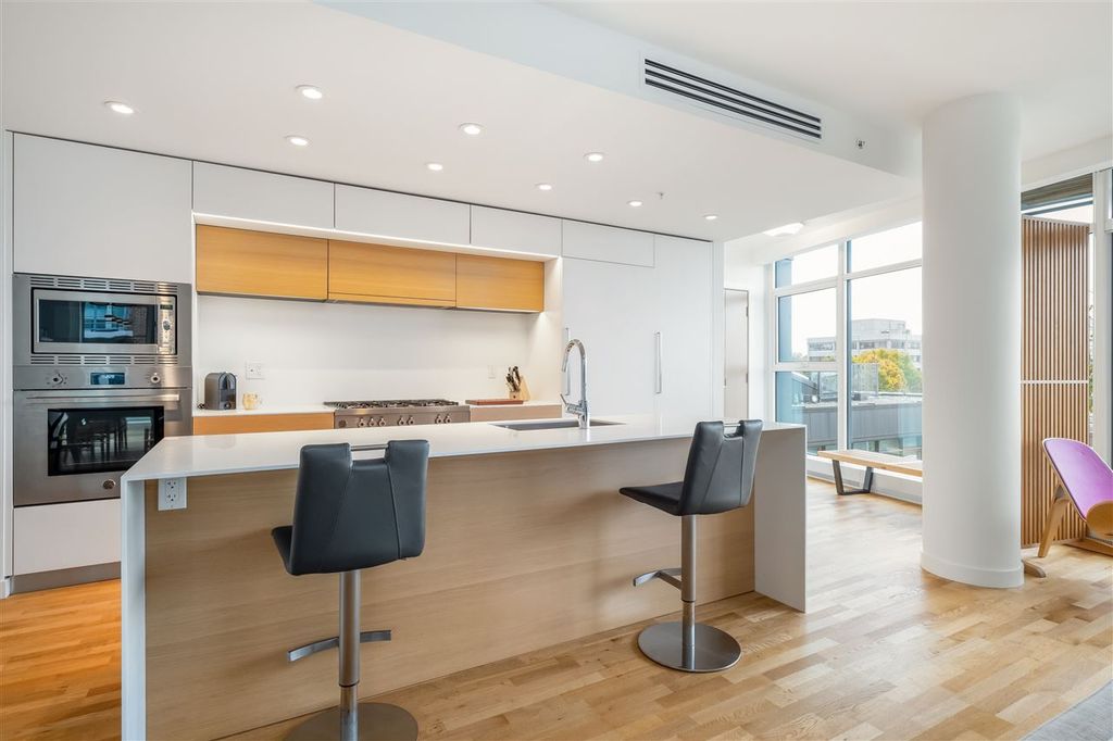 602 W 8th Ave, #1555