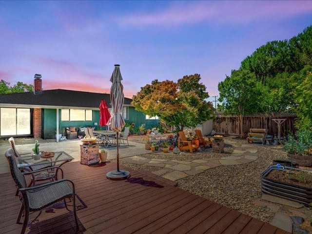  1393 West St, Hayward CHARMING RANCH STYLE HOME