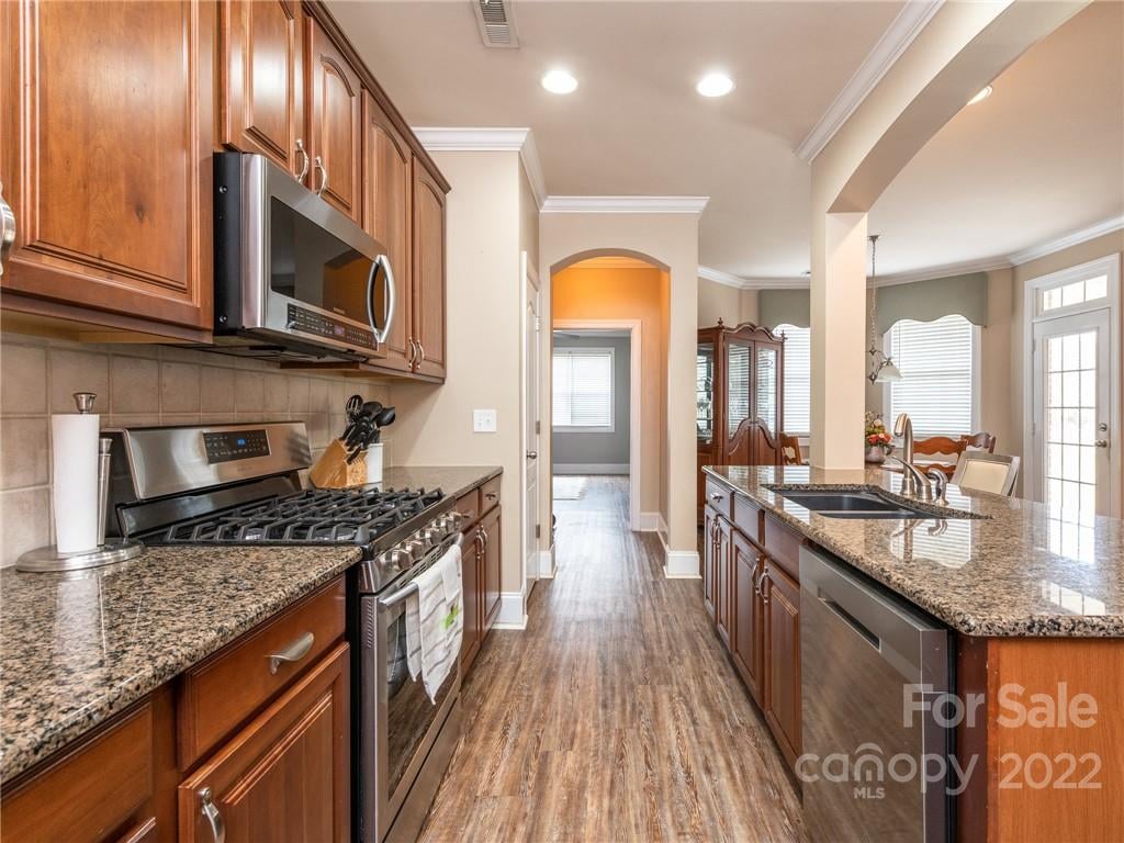 2704 Occaneechi Ct