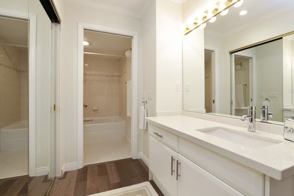 2800 Chesterfield Ave, #210