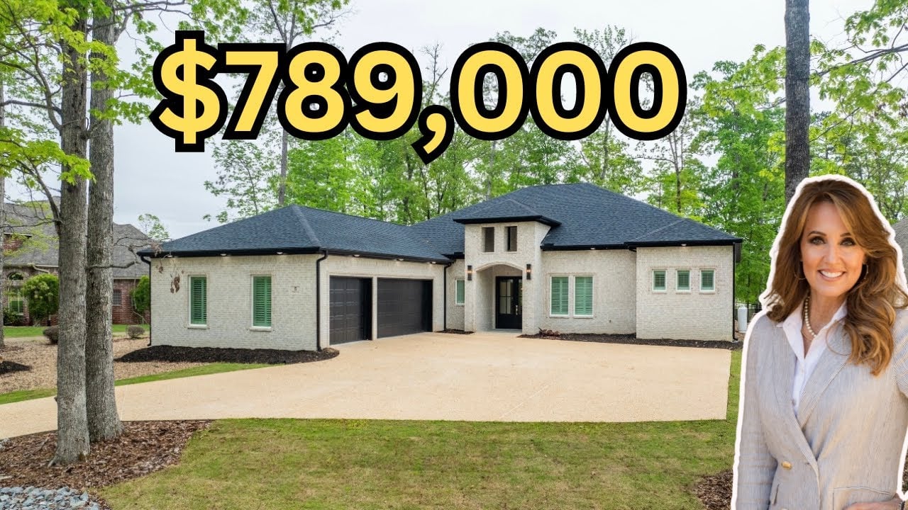 Tour this GOLF COURSE HOME on the #3 tee box on the Granada Course at 5 Vista Lane, HSV, Arkansas