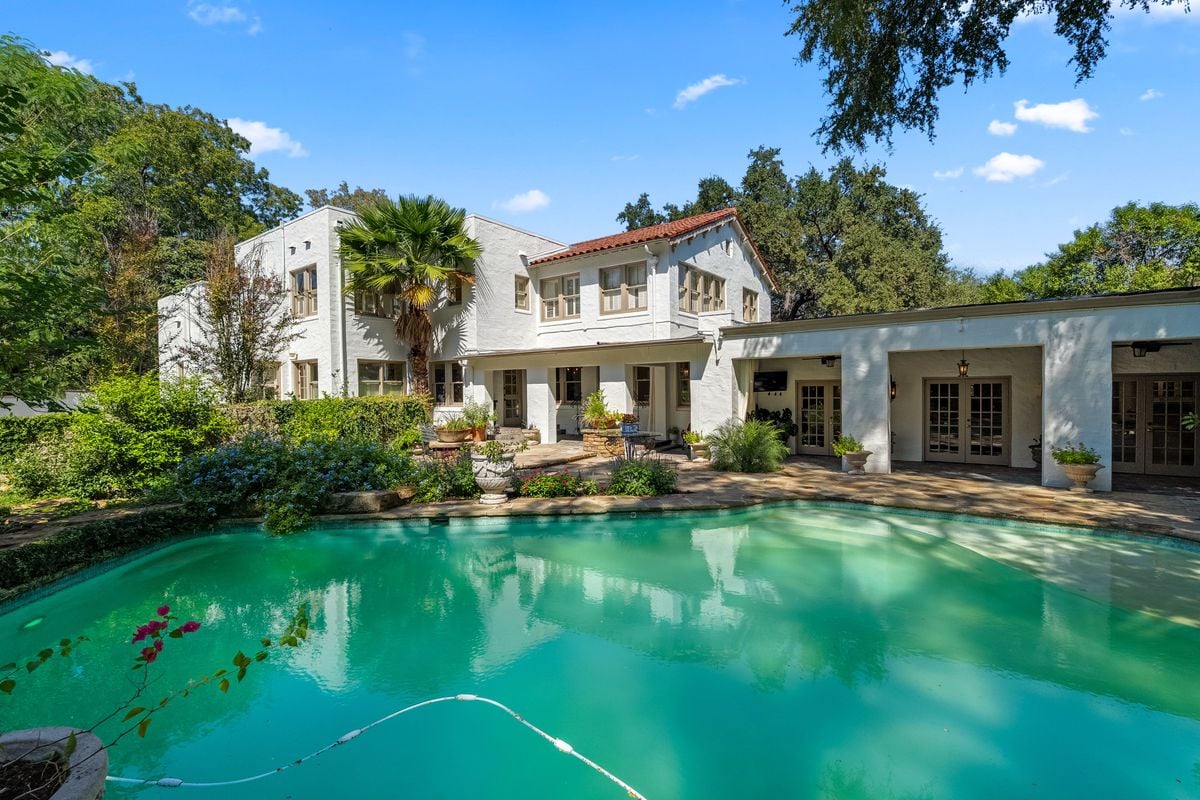 Historically Significant Spanish Revival in Monte Vista