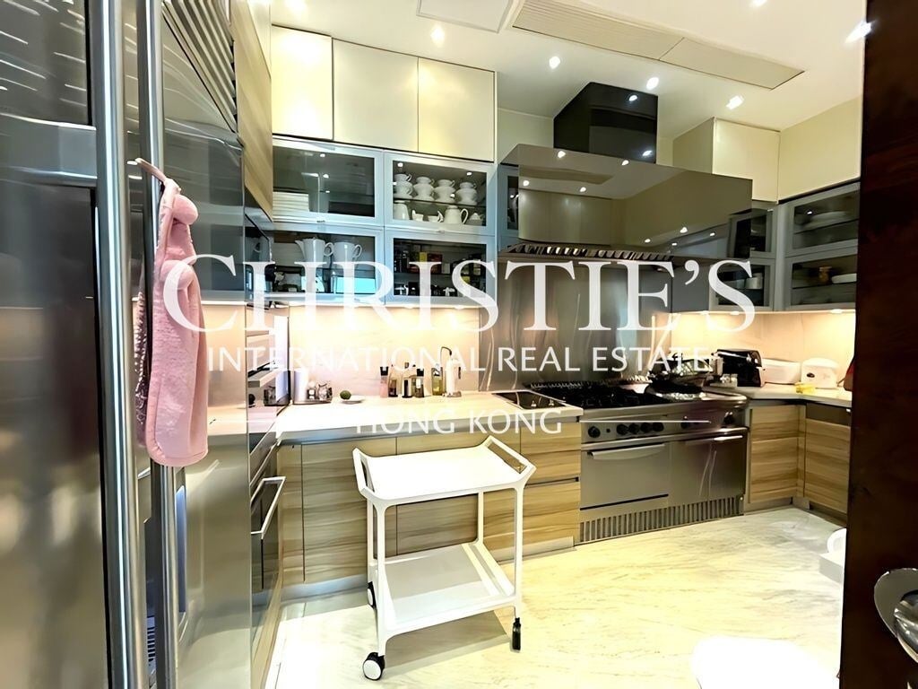 110 Repulse Bay Road