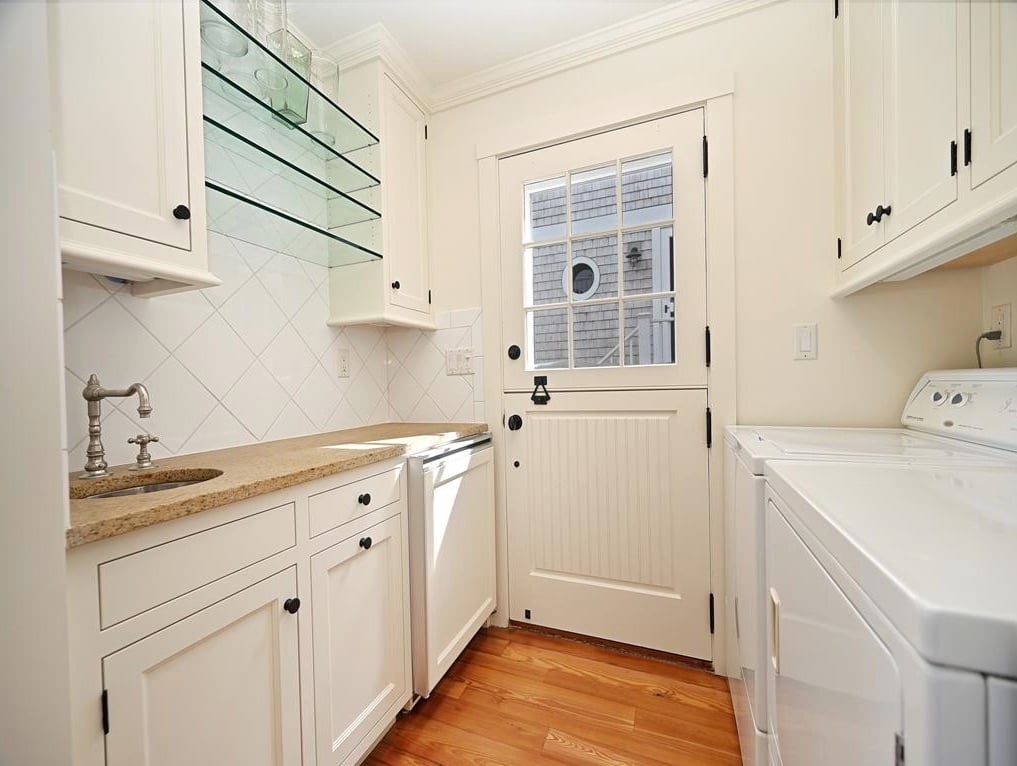 2 Morse St