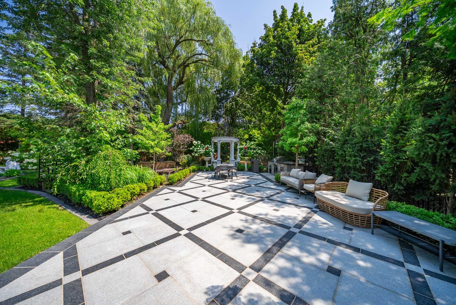 Grand Palatial Newly Completed