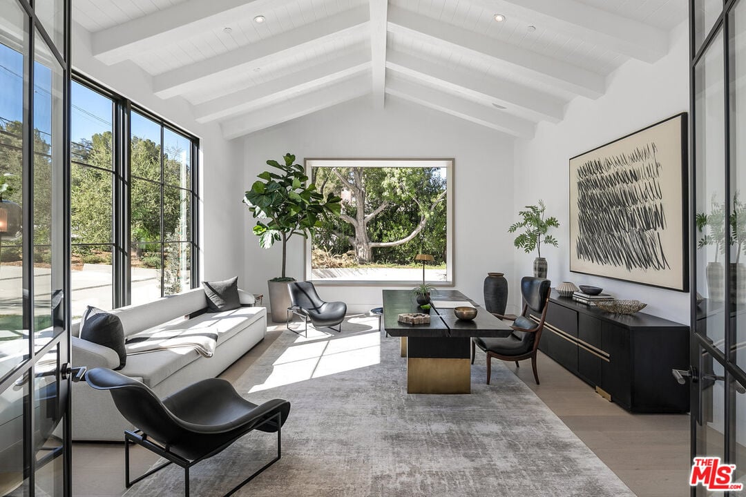 5376 Round Meadow Rd