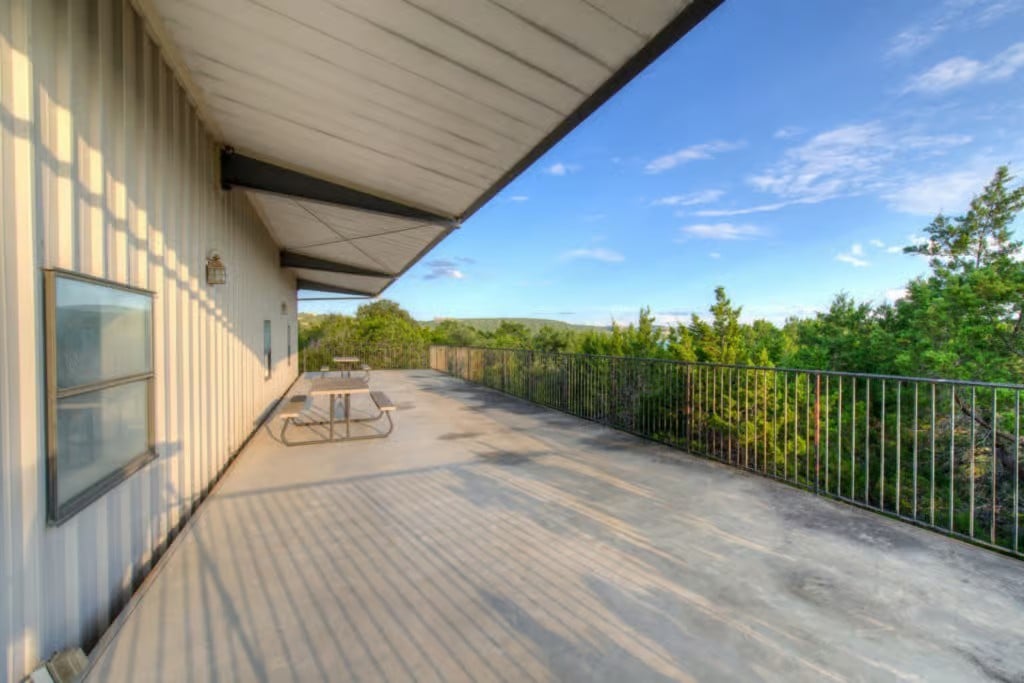 7100 Comanche Trail