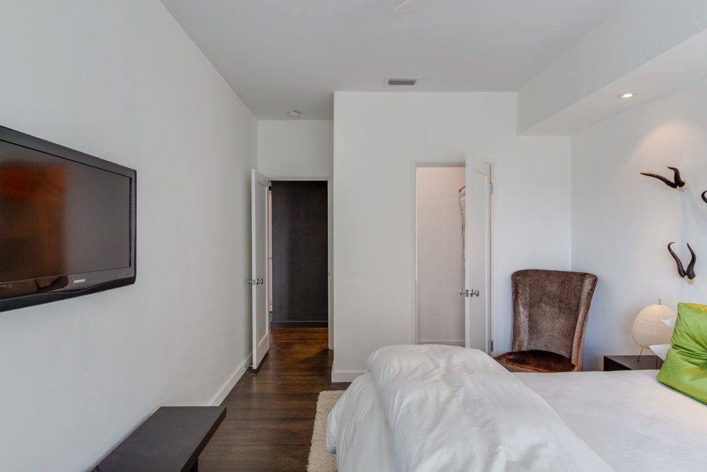 3 Bedroom Waterfront Mid-Beach Art Deco Landmark Hits Market at $525,000!