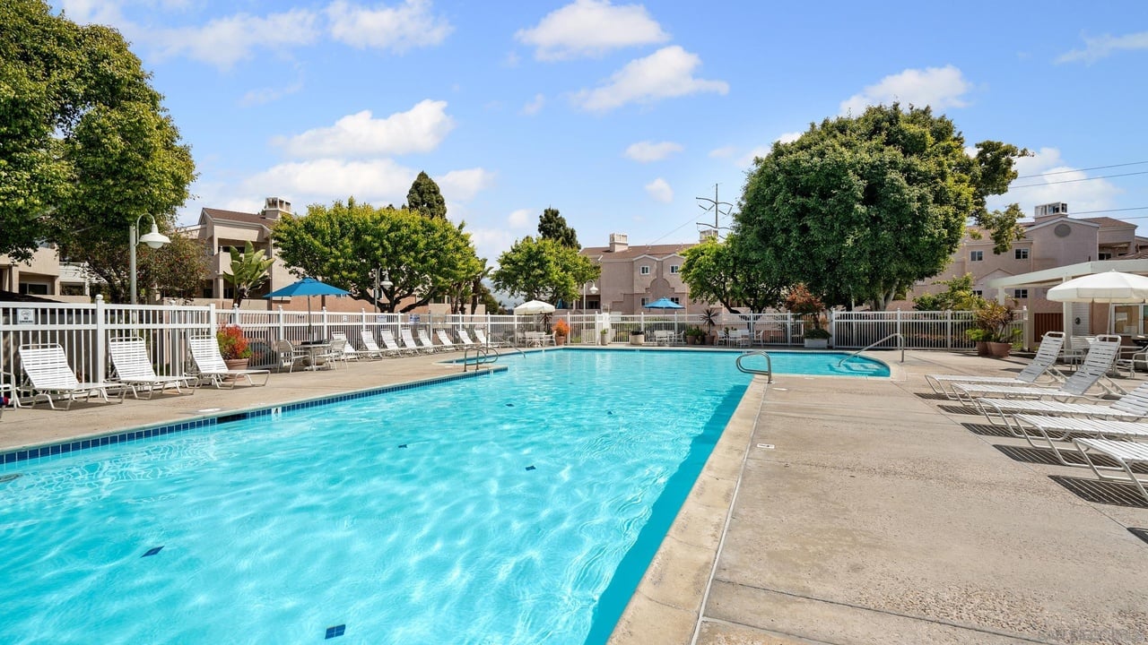 7048 Camino Degrazia #237, San Diego, CA 92111
