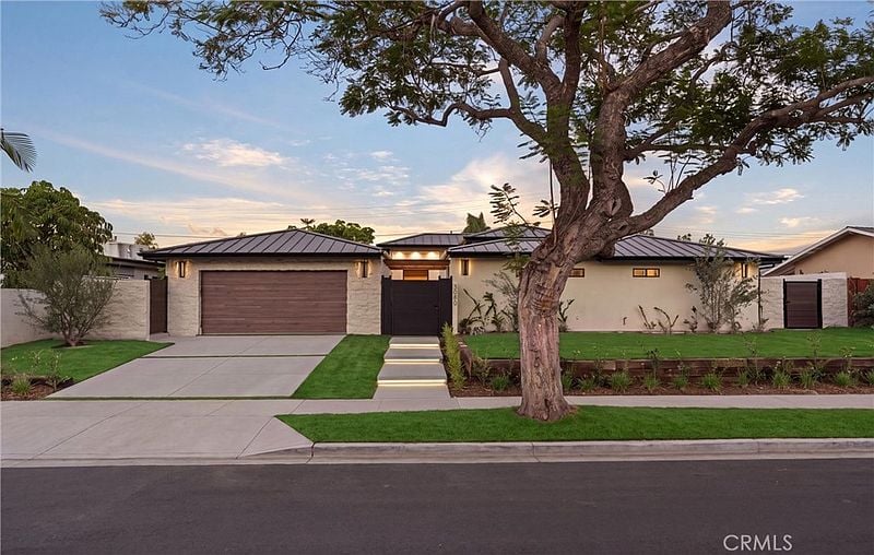 3080 Country Club Dr