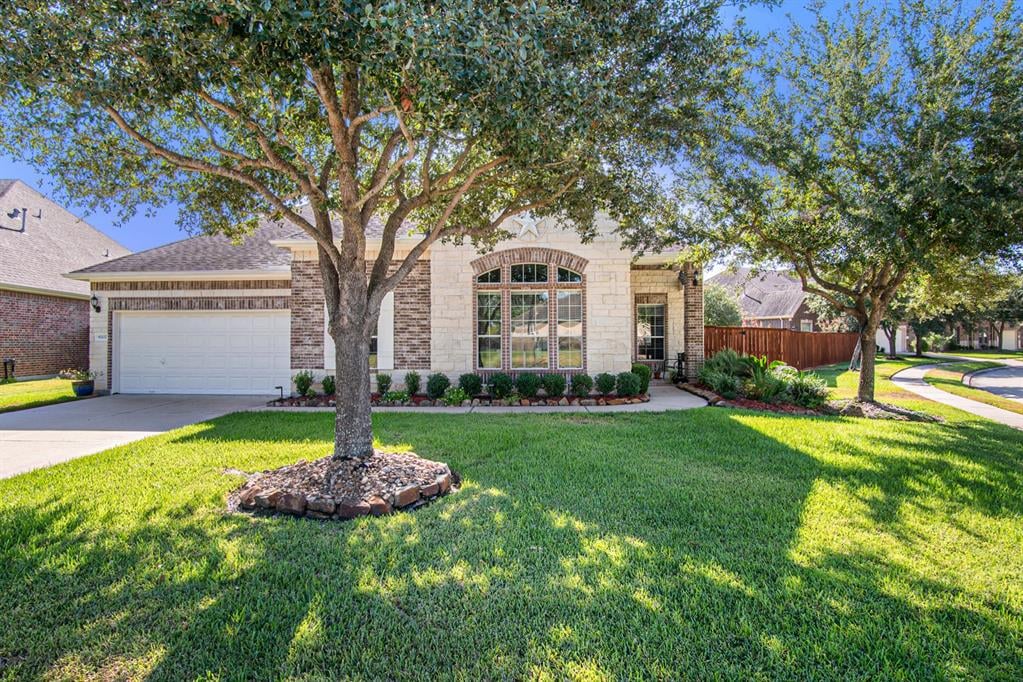 9202 E Canyon Lake Springs Dr