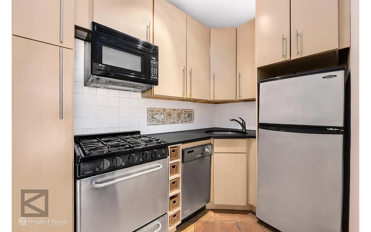 59 E 72nd St, #5A