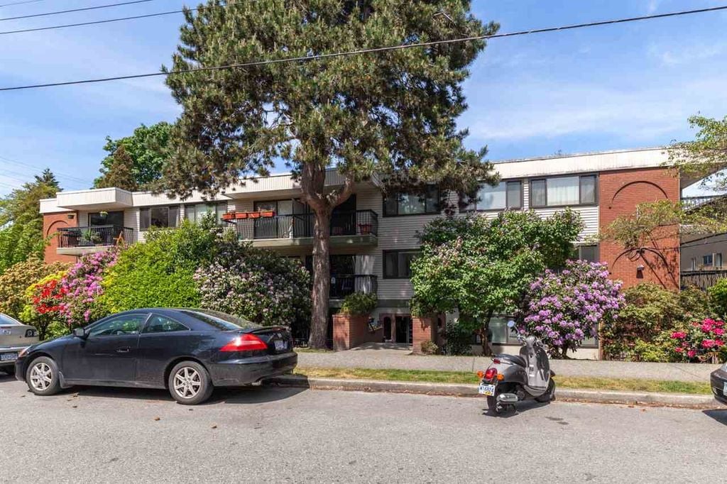 2033 W 7th Ave, #202