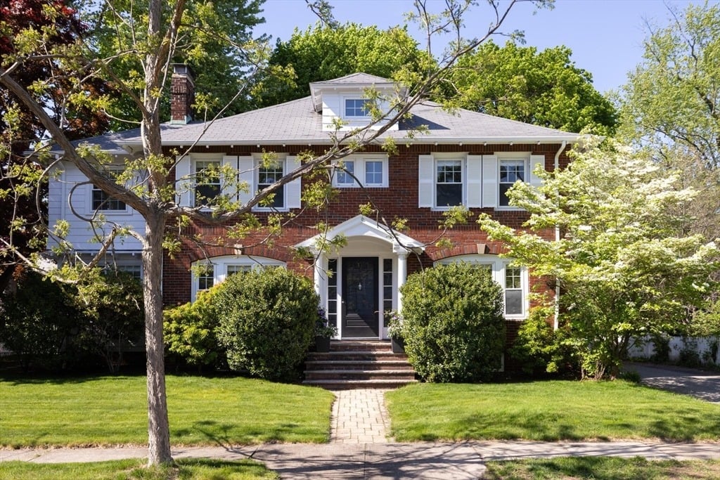 35 Vineyard Rd, Newton, MA 02459