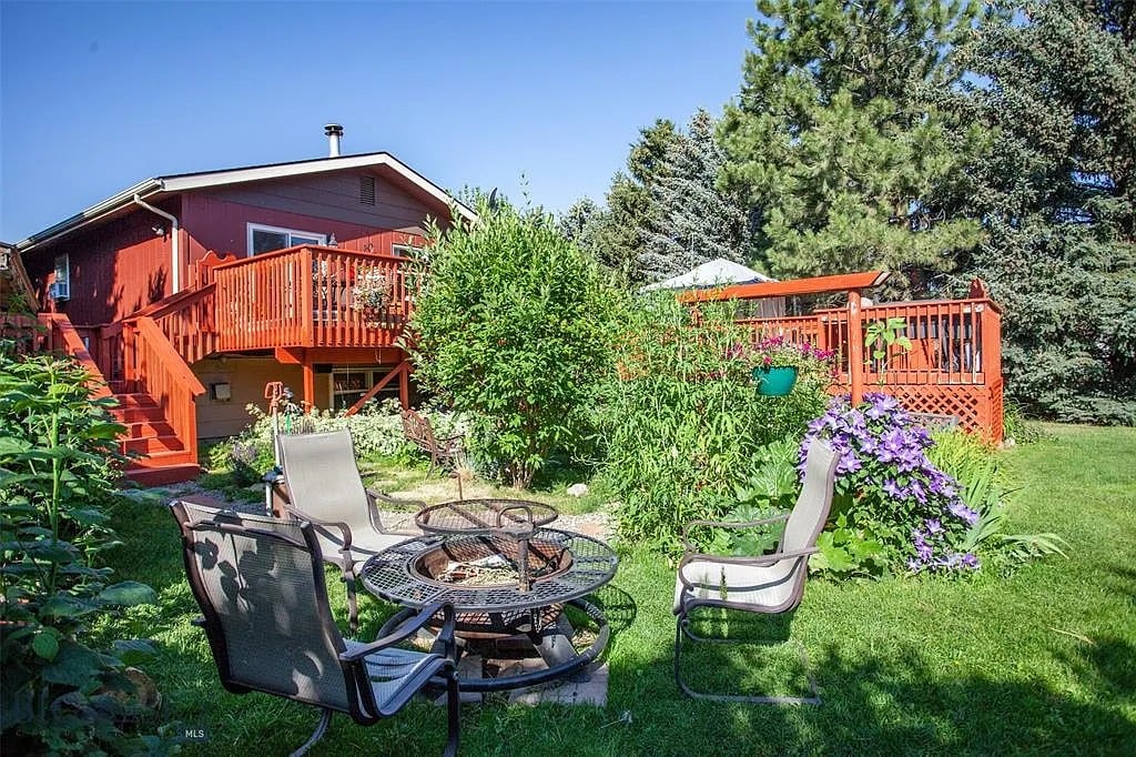220 Coulee Dr