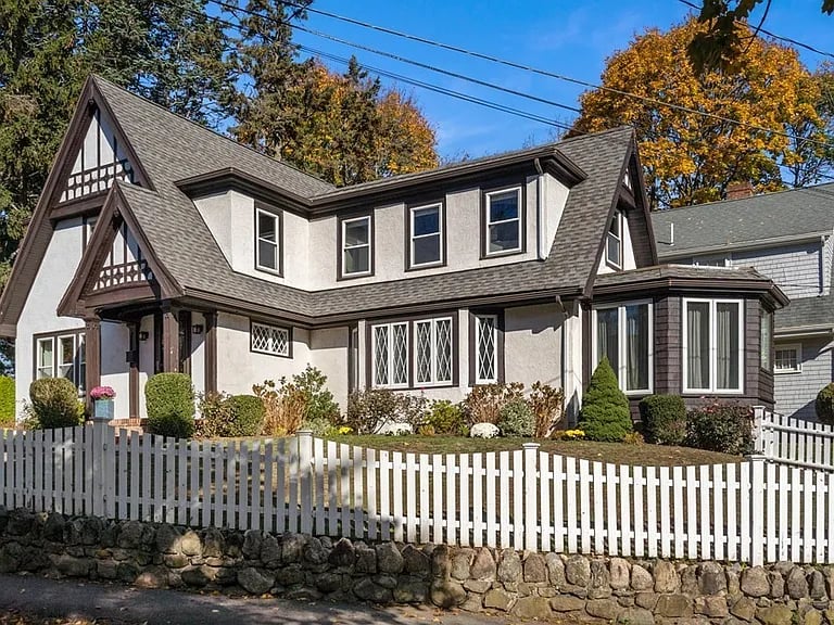 54 Pilgrim Rd