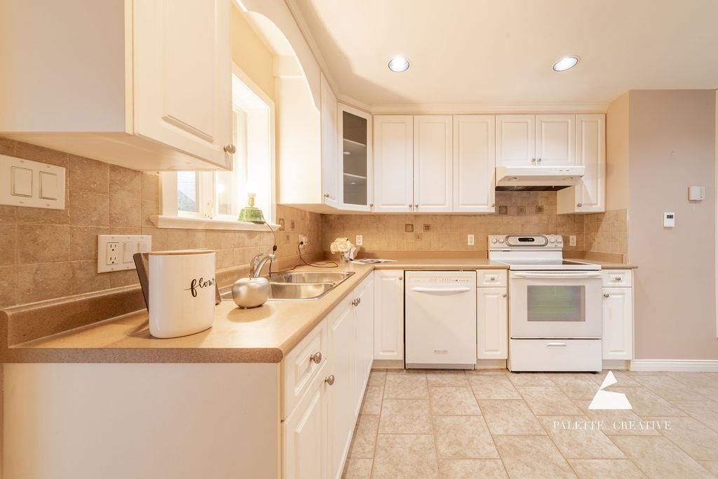 76 W 48th Ave