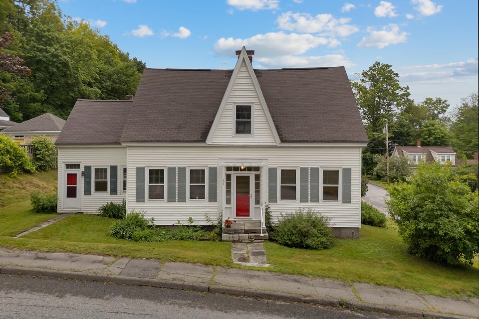 37 Central St. Hallowell, Interior