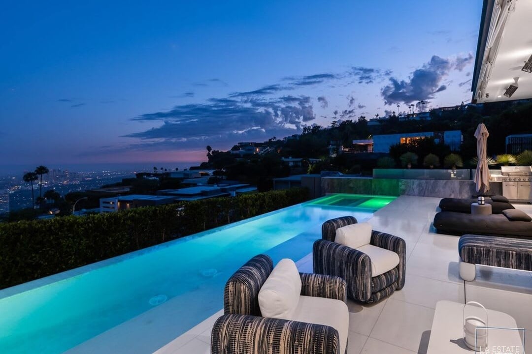 Velvet House