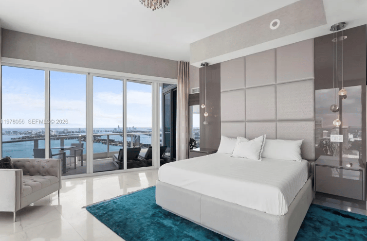 LUXURY IN THE MIAMI SKY