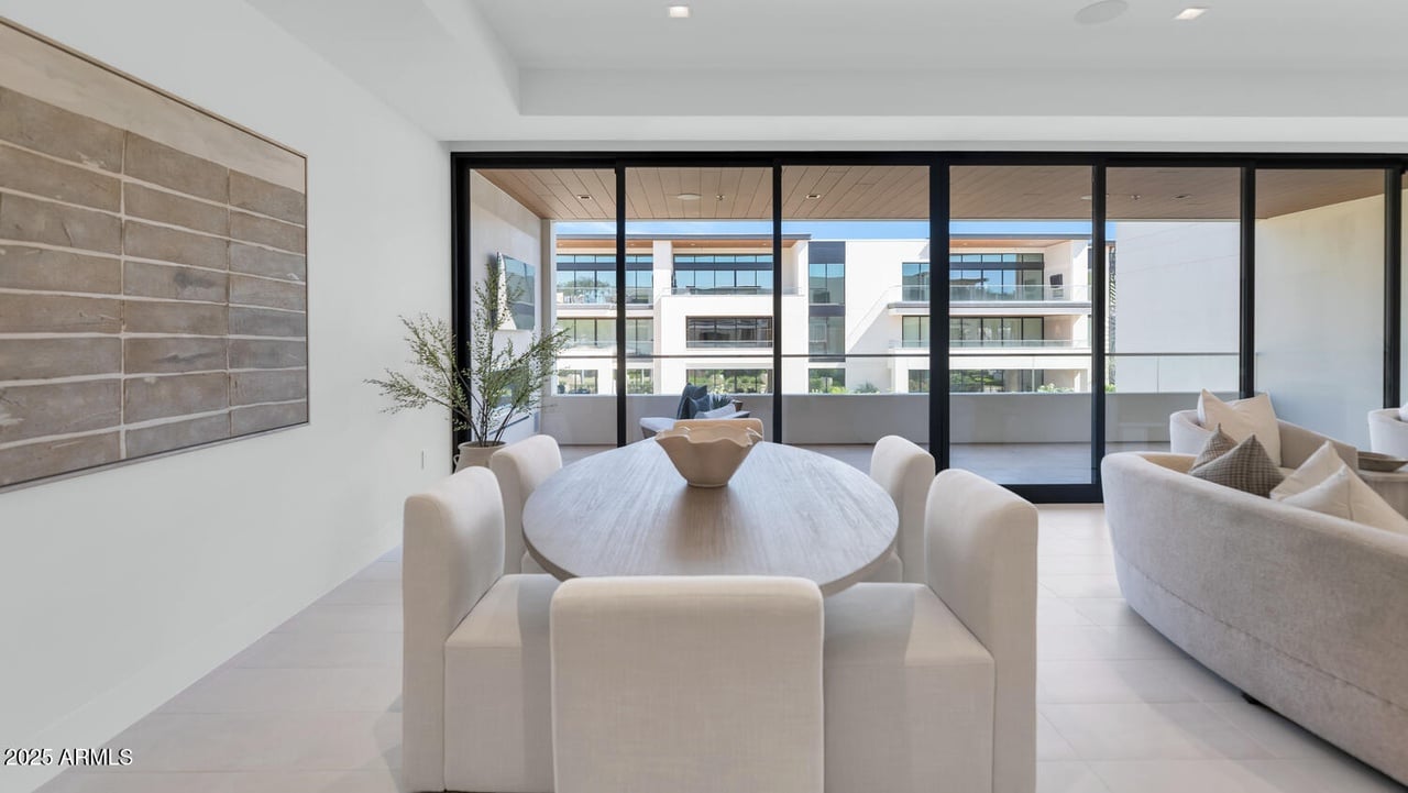 6587 N Palmeraie Blvd, #2007