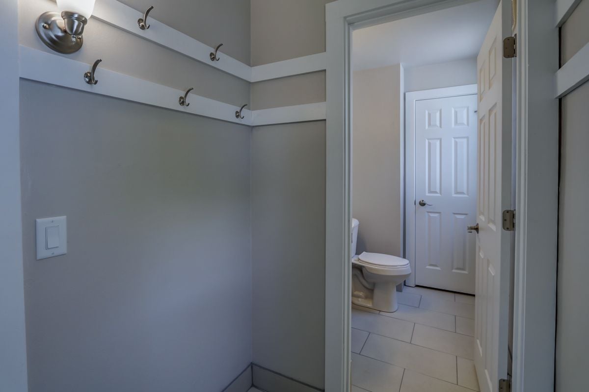 For Rent: 1213-15 Vilas Ave