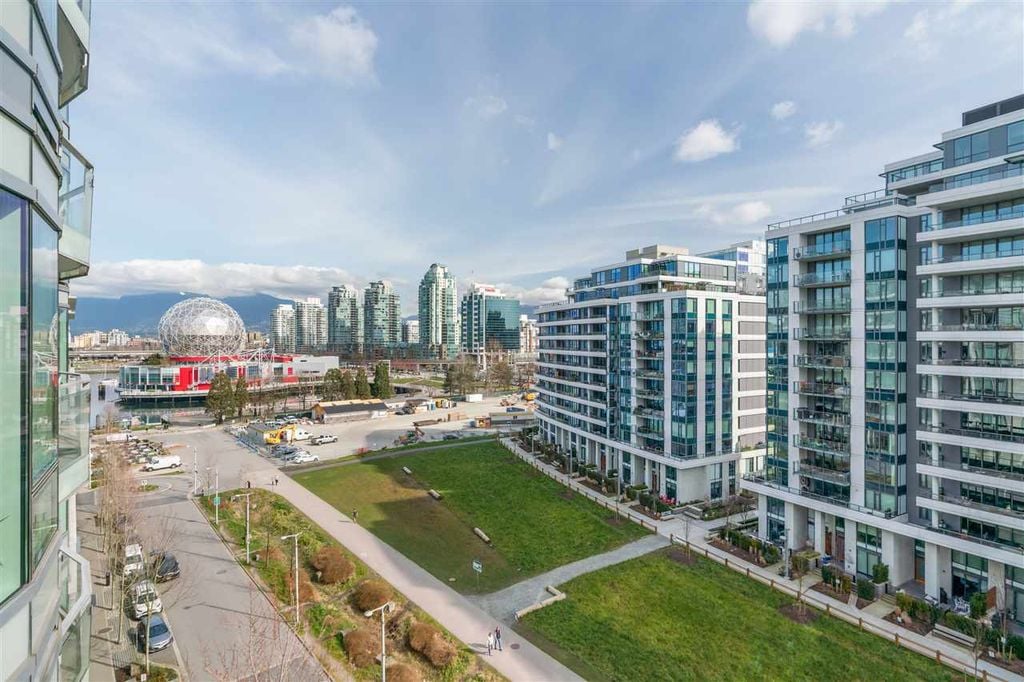 1661 Ontario St, #806