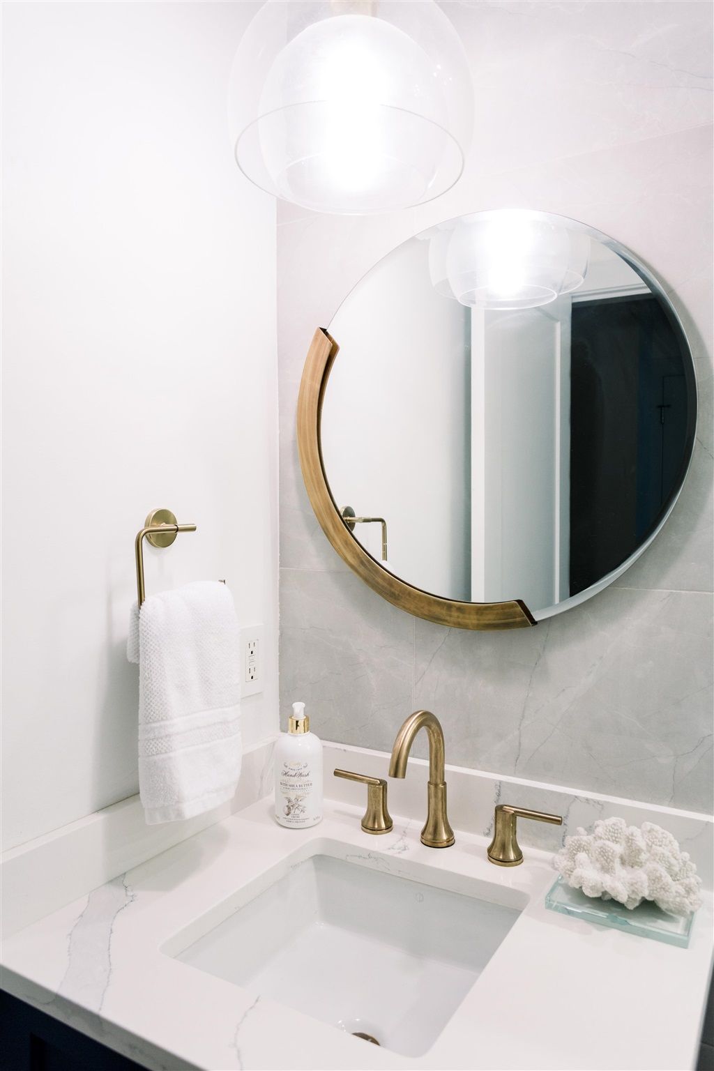 311 W 59th Ave