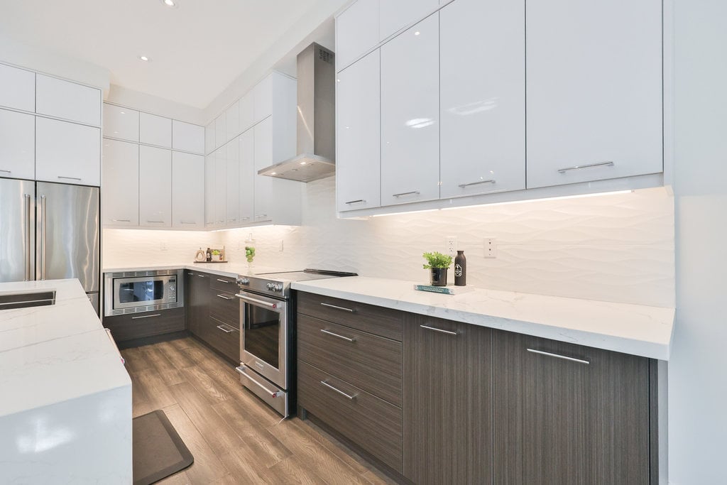 15A Tecumseth Ave