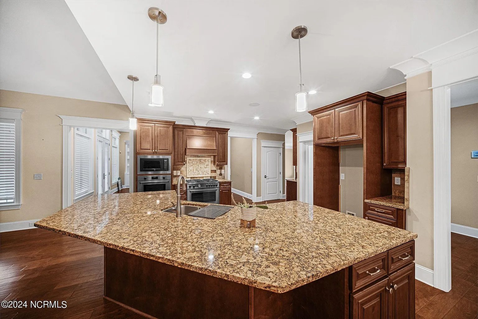 3441 Autumn Leaves Dr