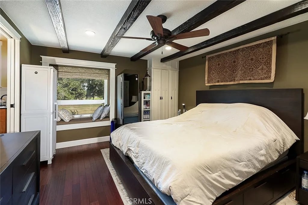 2794 Hacienda Dr