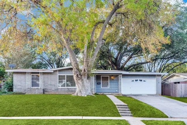 710 Larkwood Dr