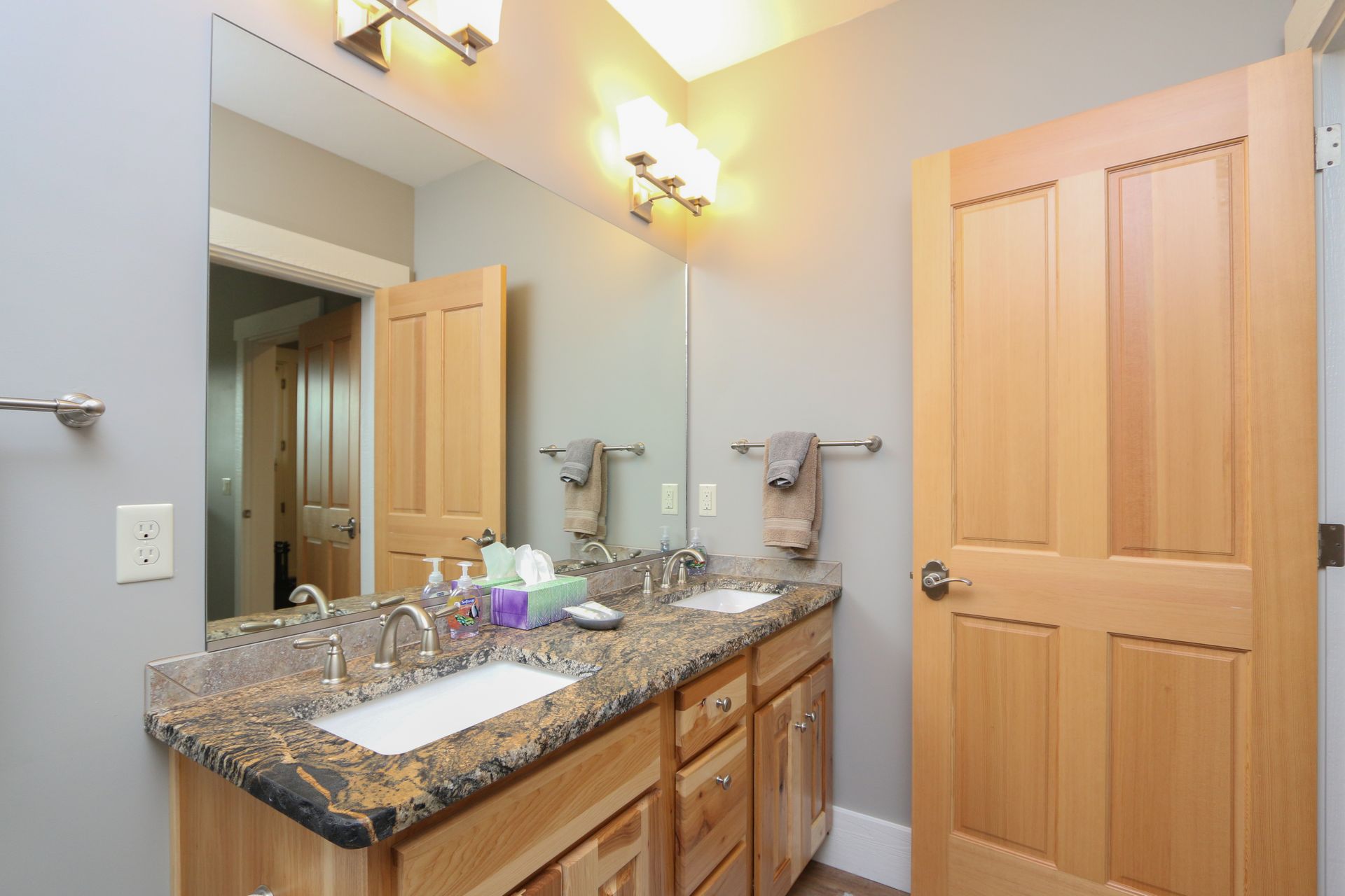 15 Creekside Ln